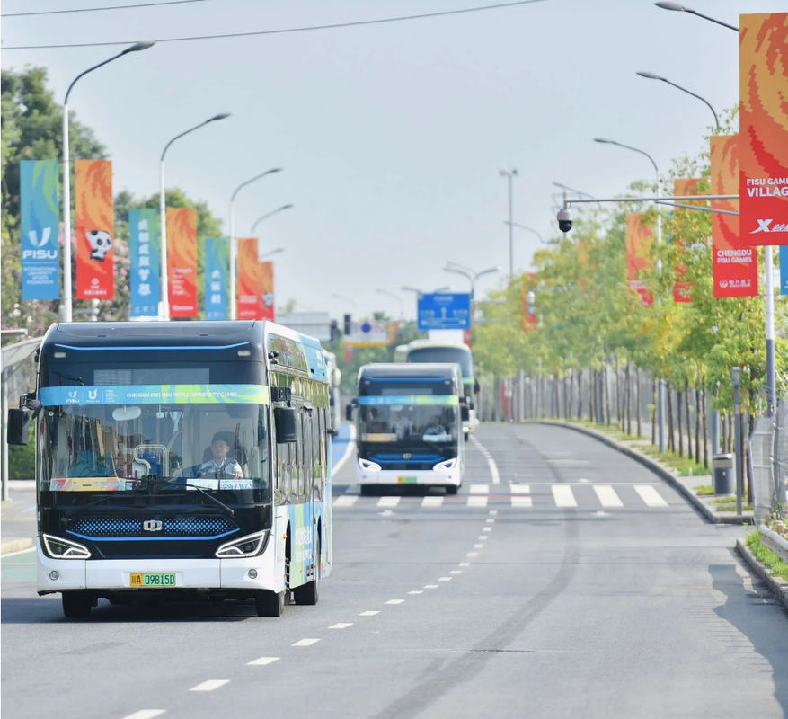 Jarak 230km Bus listrik murni Bagian depan dan belakang Sistem rem cakram Defroster listrik